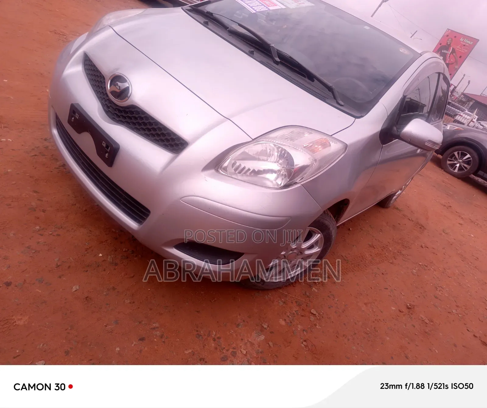Toyota Vitz 2010 Silver