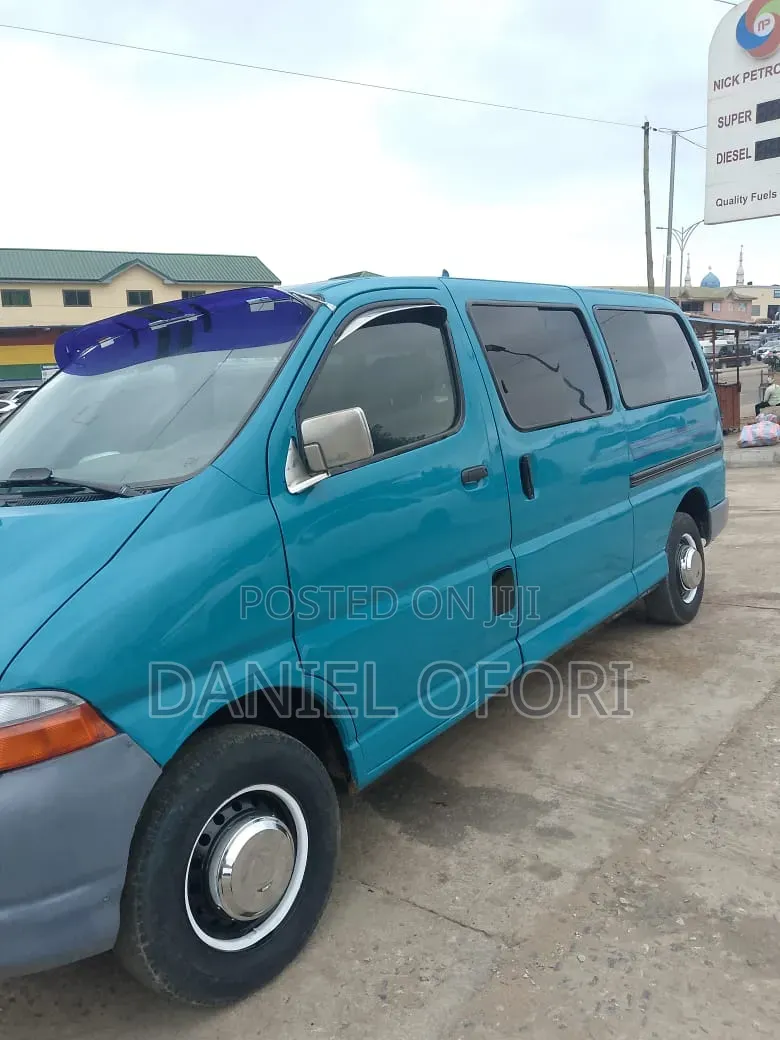 Toyota HiAce 2012 Blue