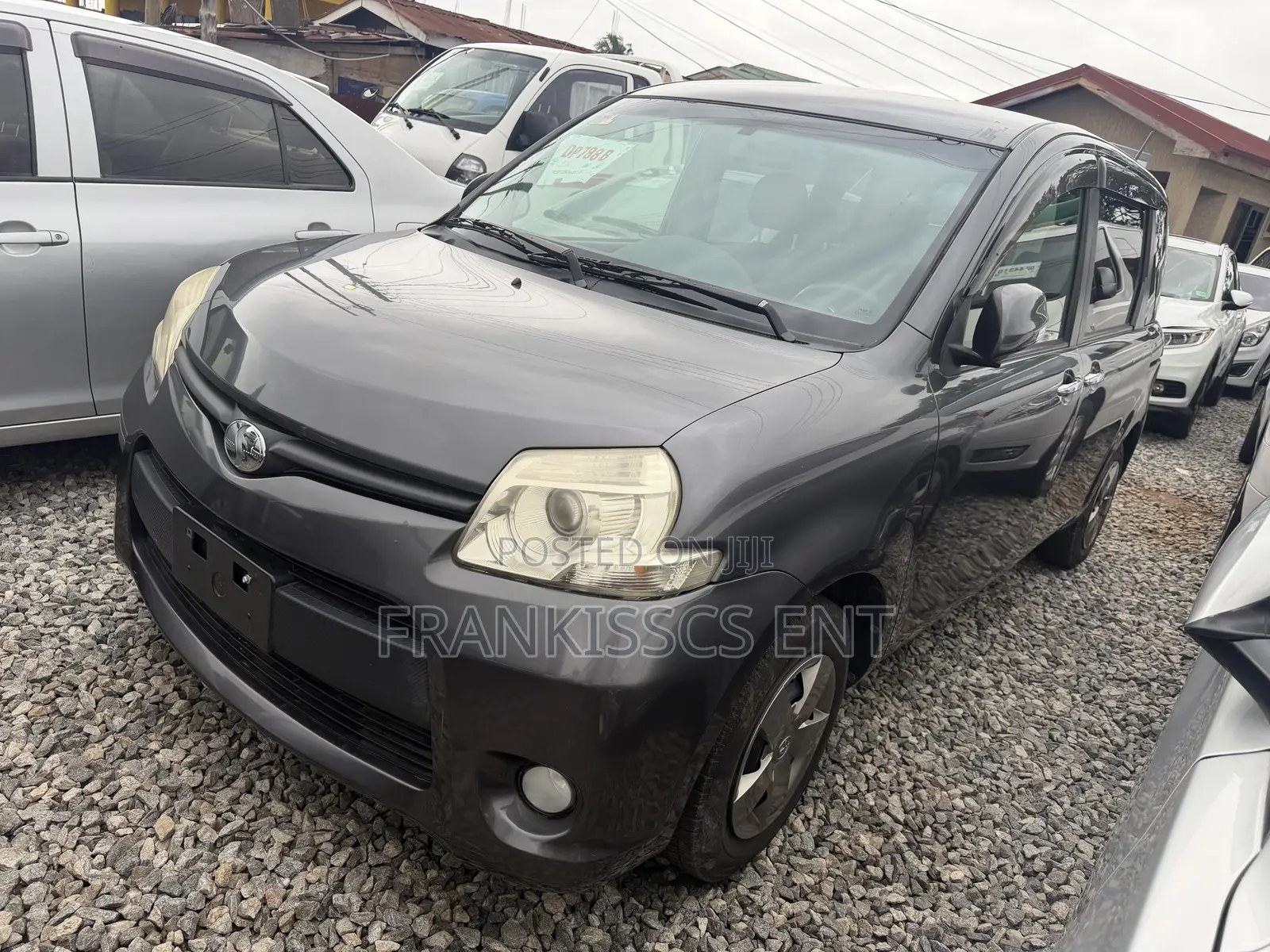 Toyota Sienta 1.5 FWD 2012 Gray