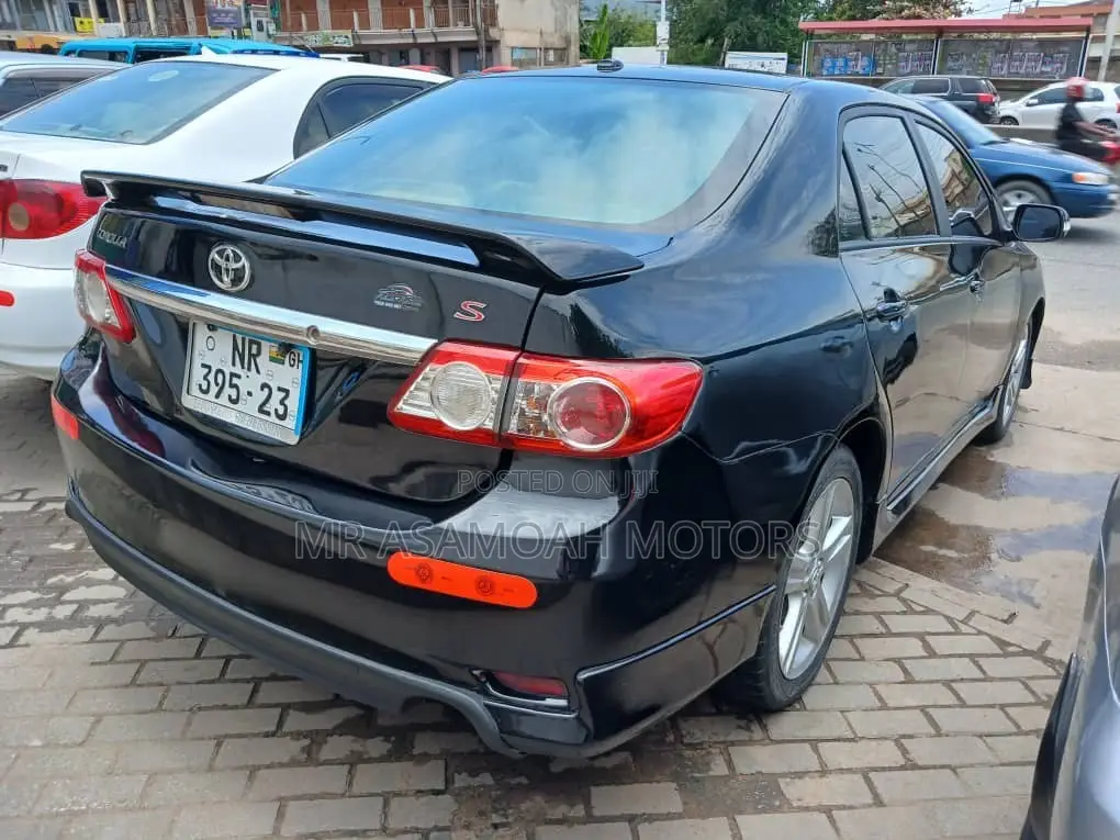 Toyota Corolla S 4dr Sedan (1.8L 4cyl 4A) 2013 Gray