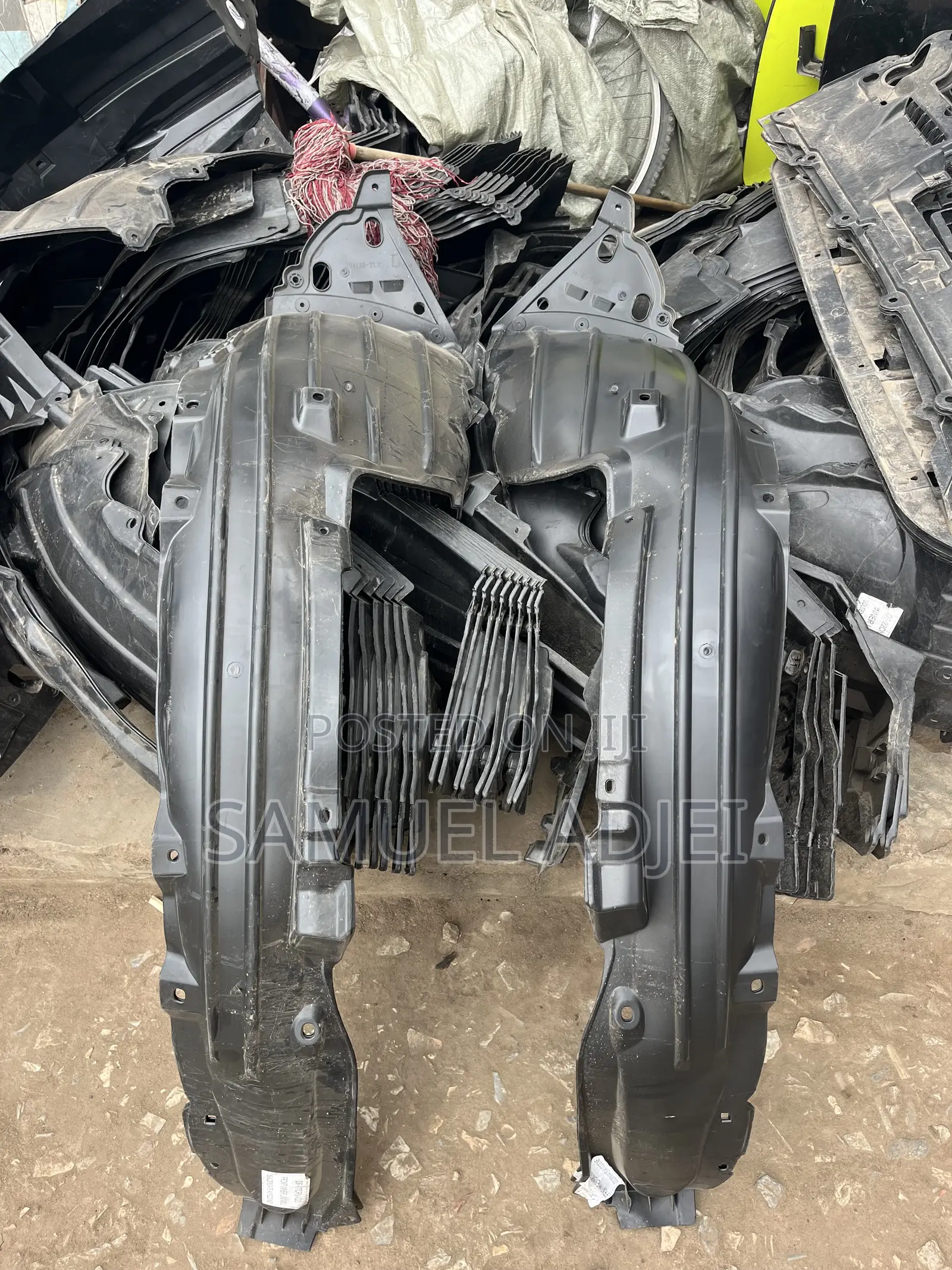 Honda CRV 2017 to 2022 Fender Linner Pair Original.