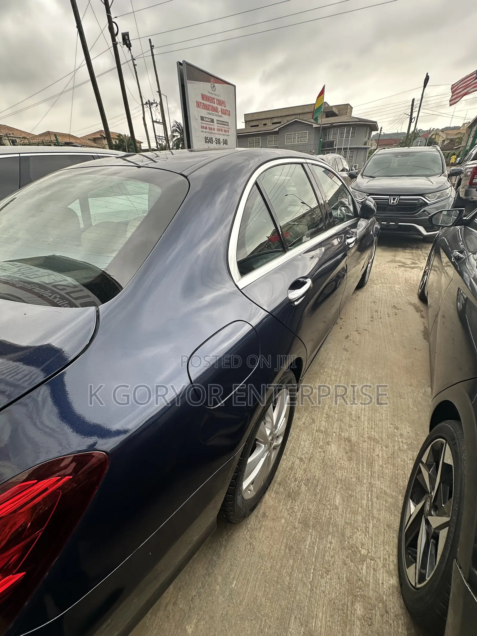 Mercedes-Benz C300 2019 Blue