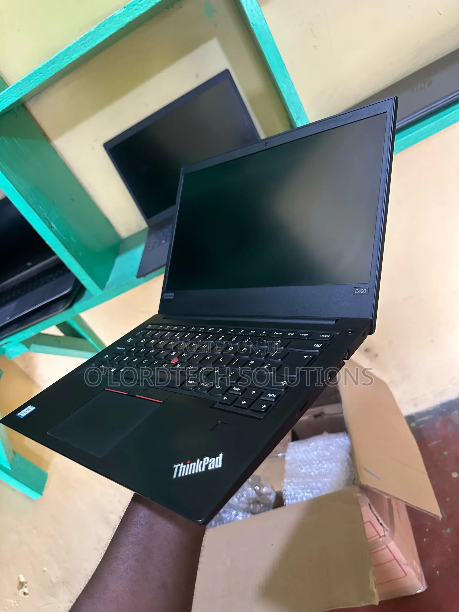 Laptop Lenovo ThinkPad E495 8GB Intel Core i5 SSD 256GB