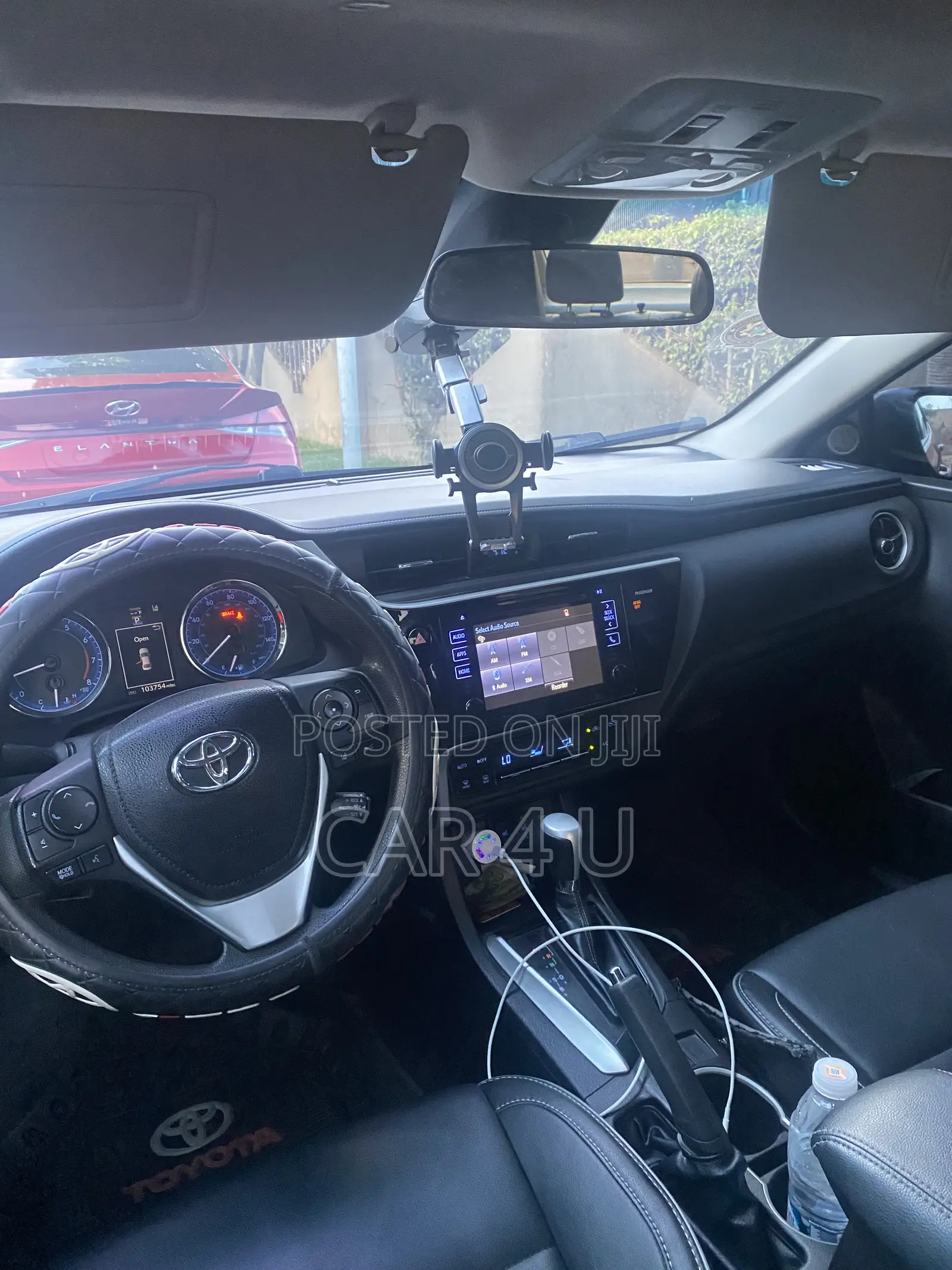 Toyota Corolla XLE 4dr Sedan (1.8L 4cyl CVT) 2017 Red