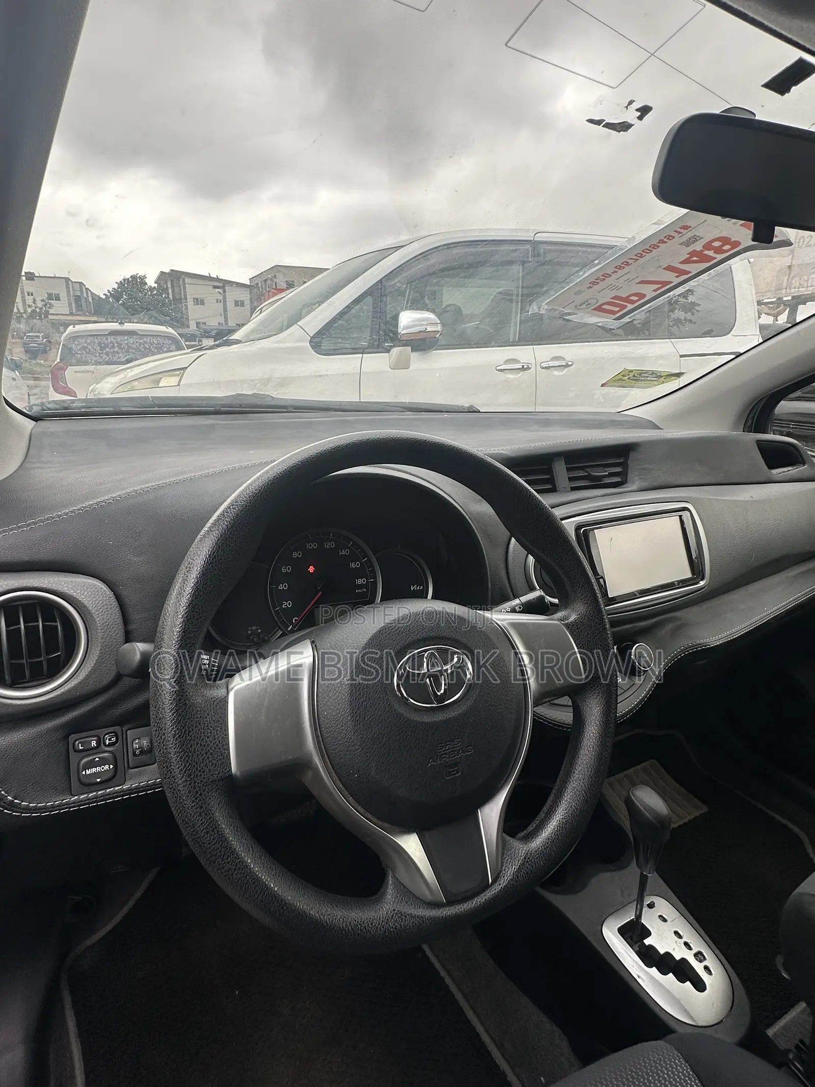 Toyota Vitz 2013 Silver