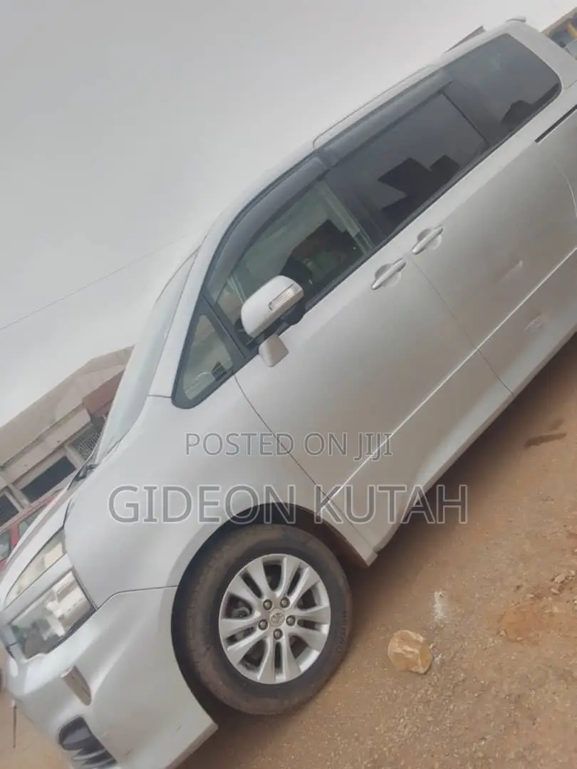 Toyota Voxy 2012 Gray