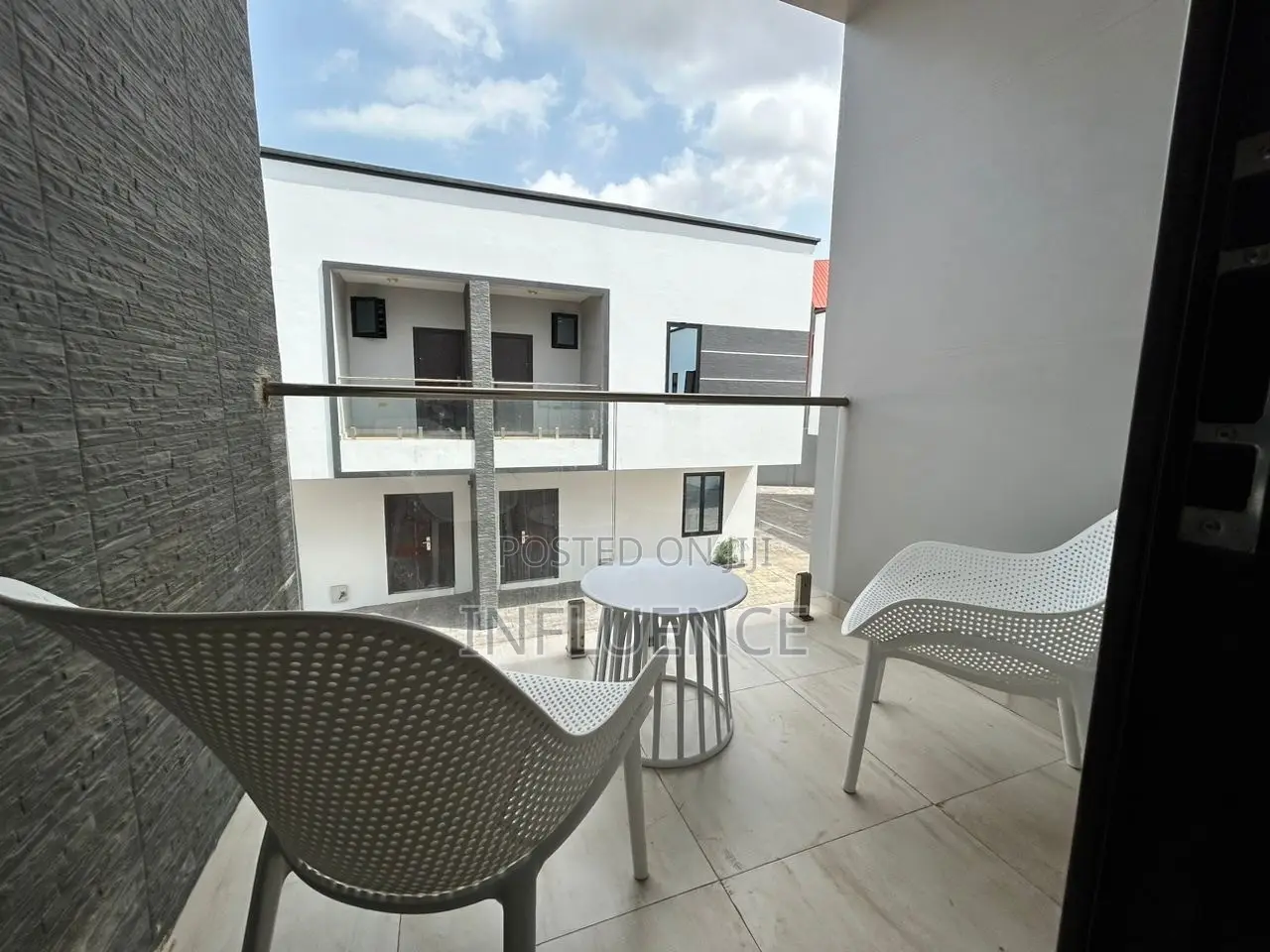 Furnished 2bdrm Apartment in Boundry Road, East Legon for rent