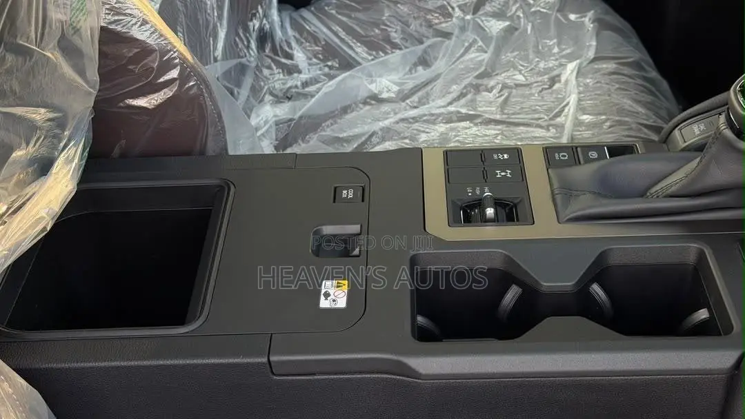 Toyota Land Cruiser 2025 Black