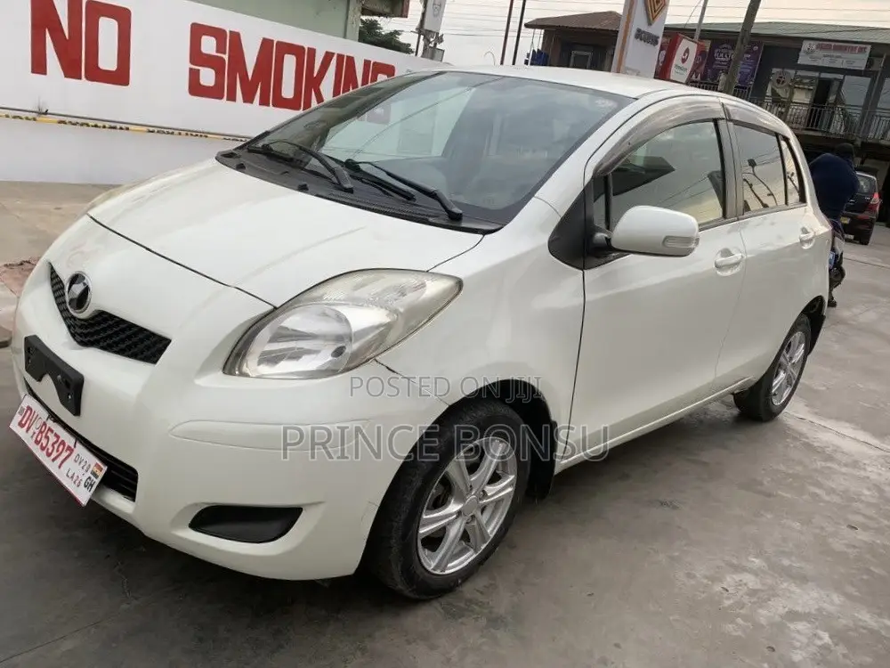 Toyota Vitz 2011 White