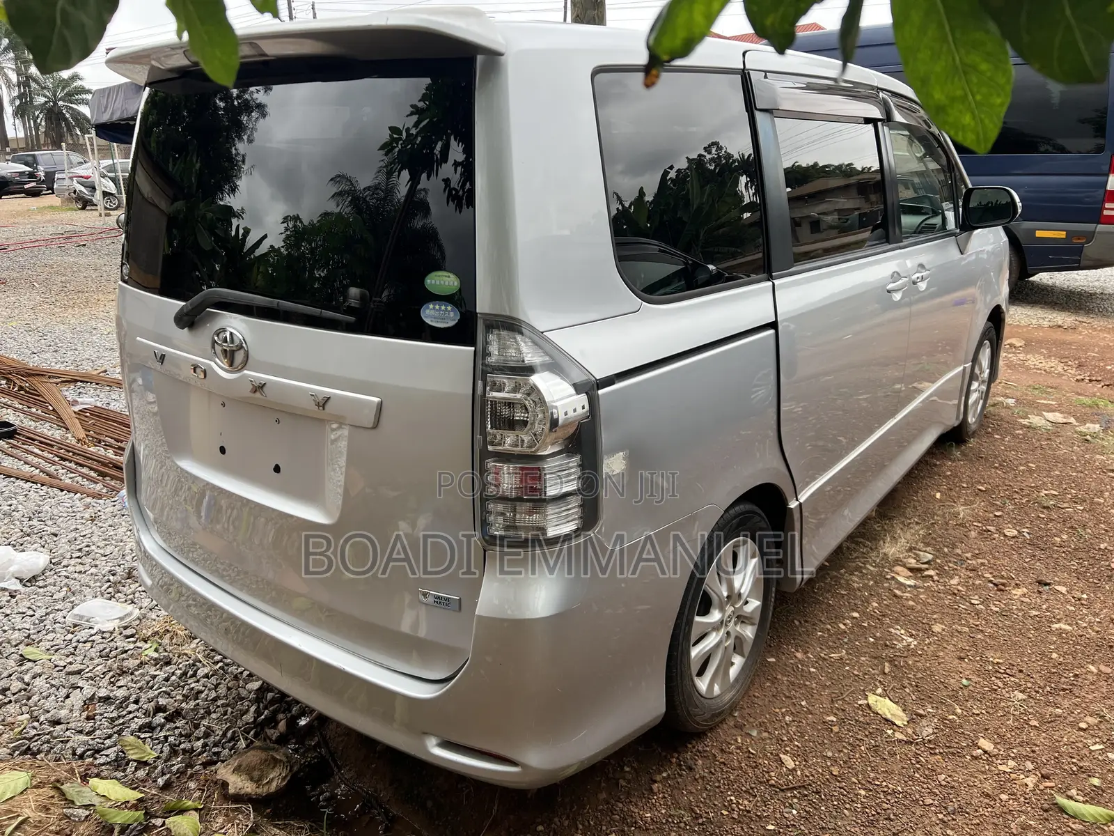 Toyota Voxy 2012 Silver