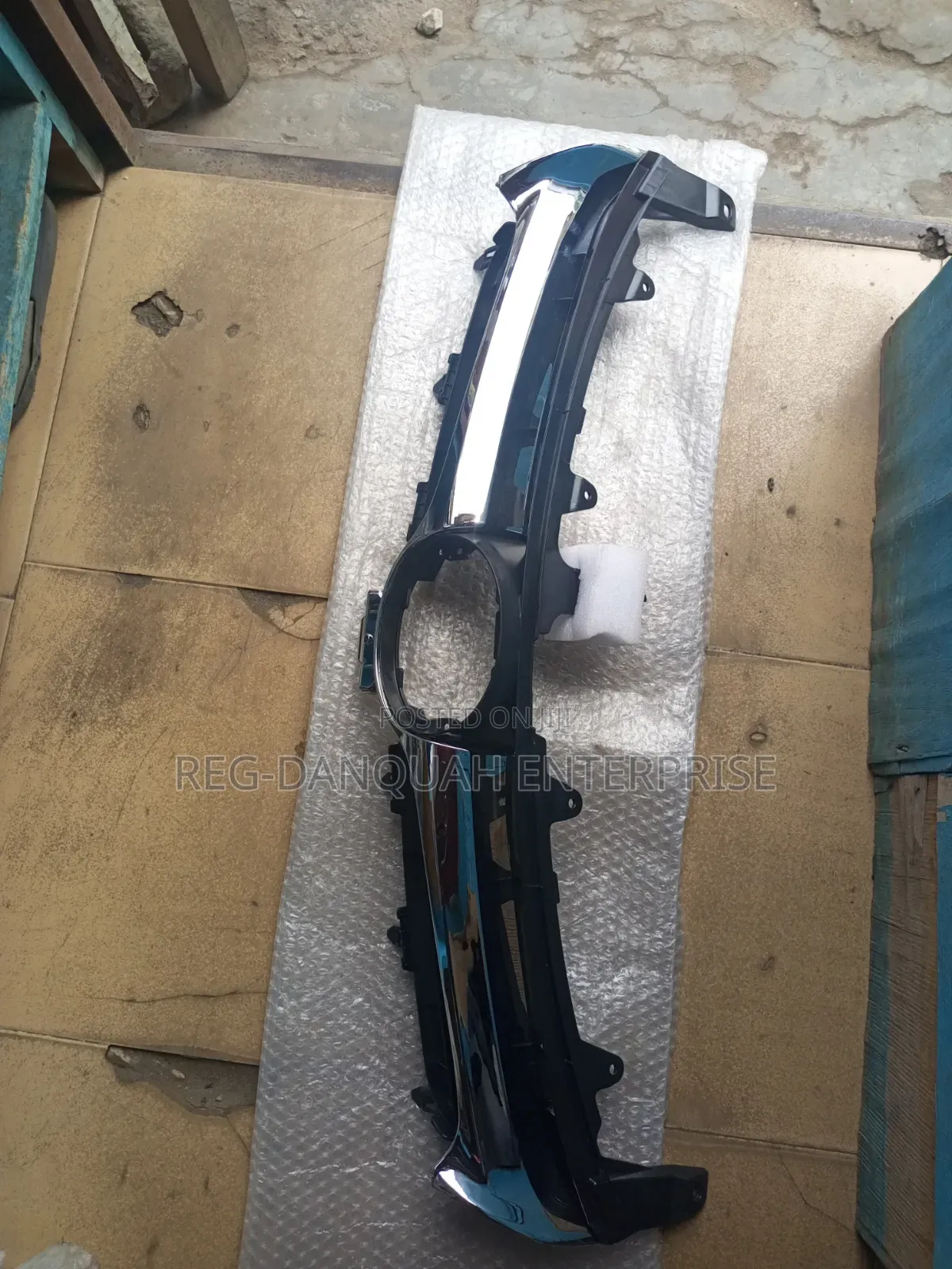 Toyota Camry 2015-2017 Top Grille