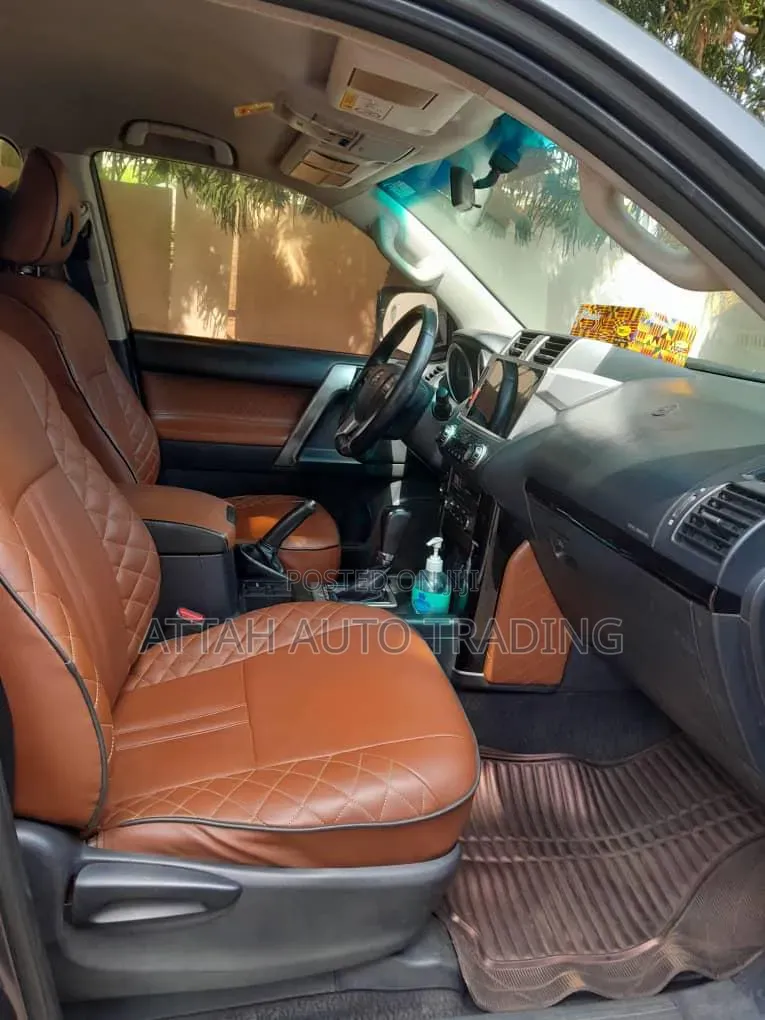 Toyota Land Cruiser Prado 2017 Gray