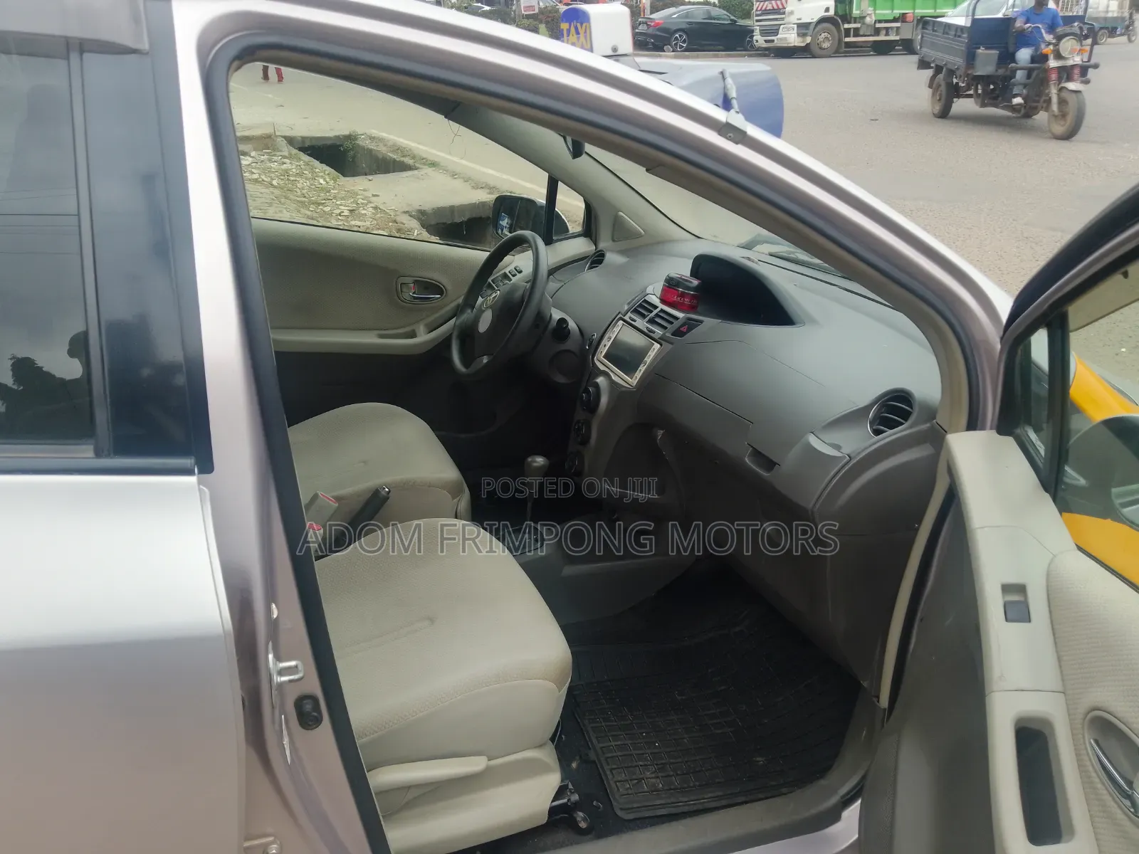 Toyota Vitz 2010