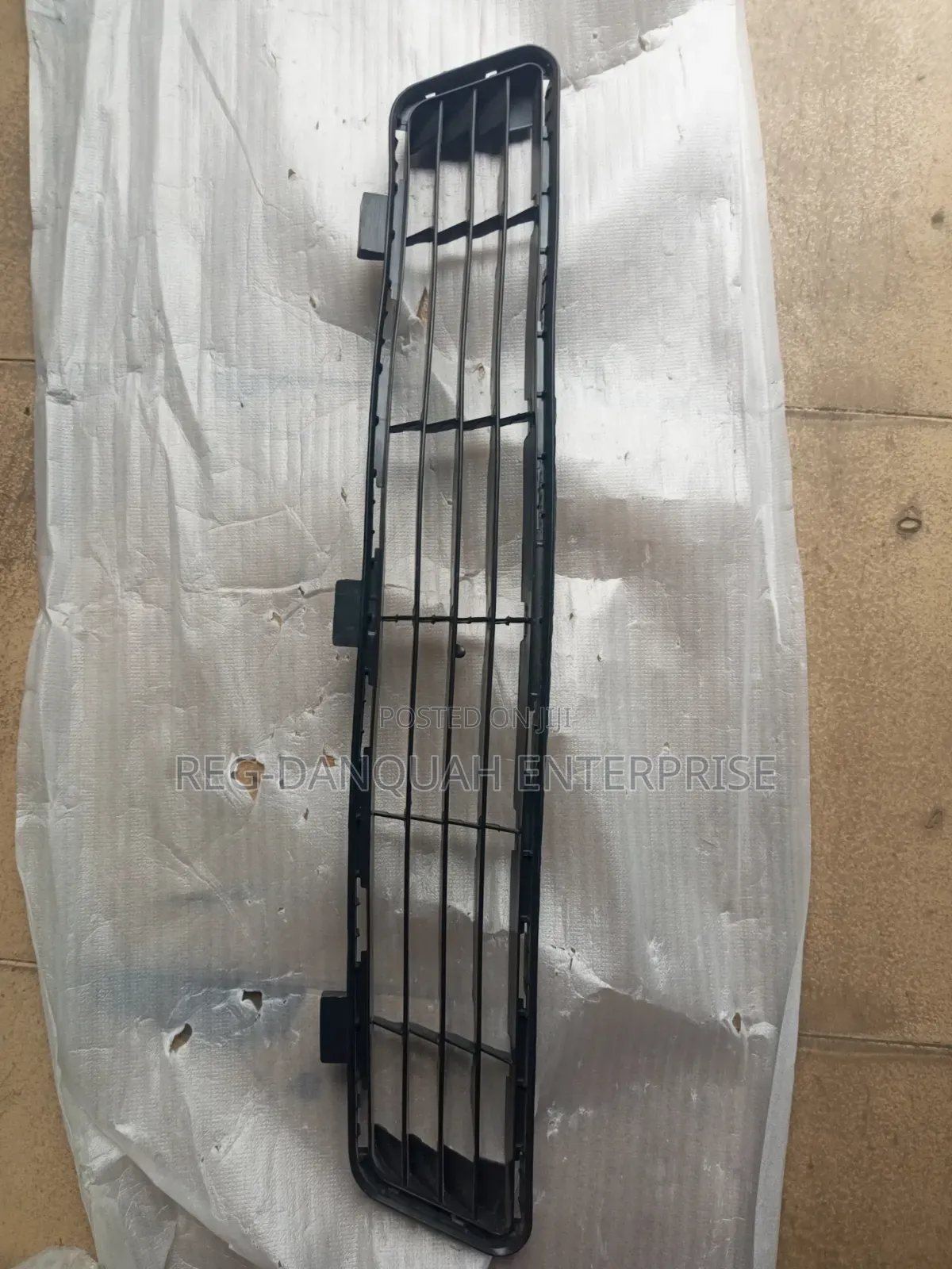 Toyota Camry 2010-2011 Down Grille