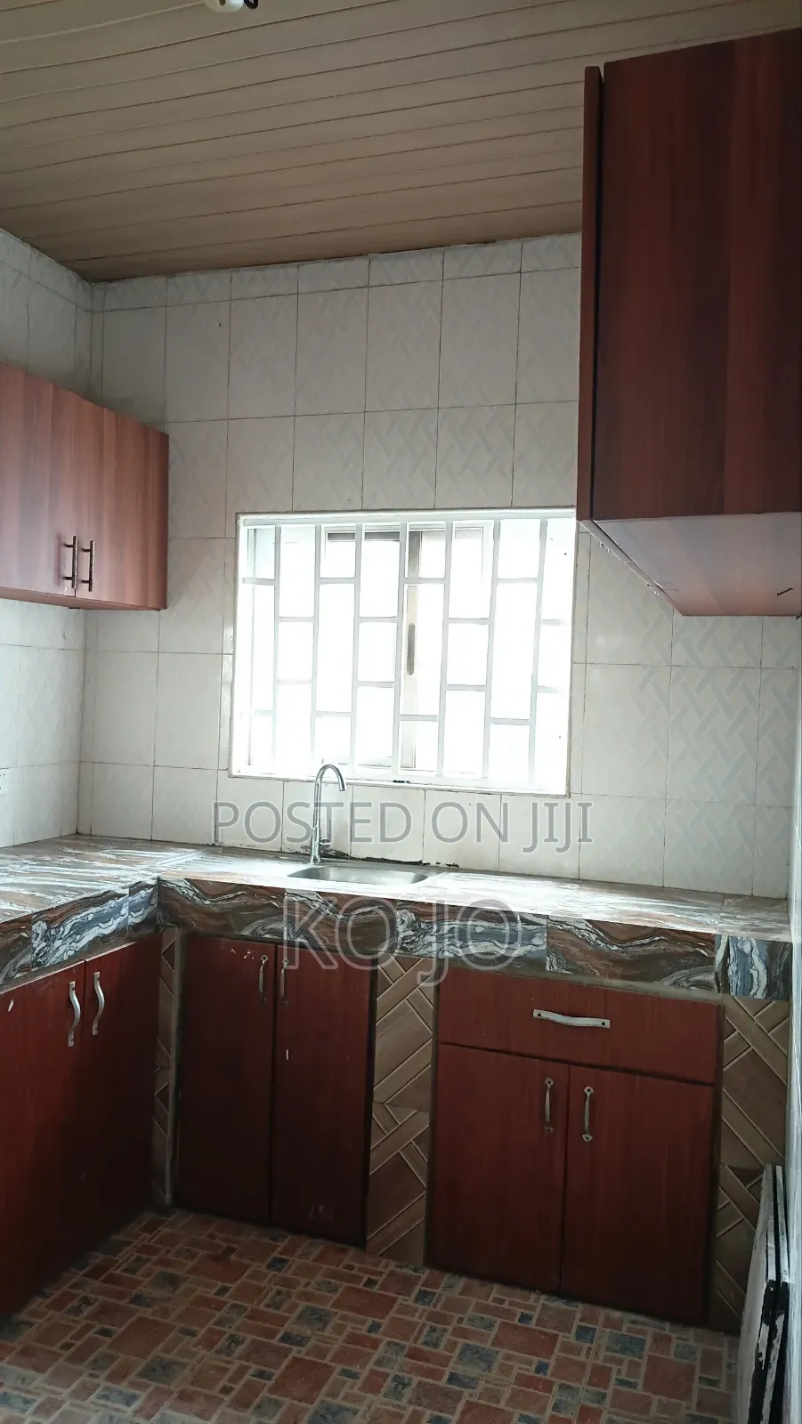 3bdrm Apartment in School Junction for rent