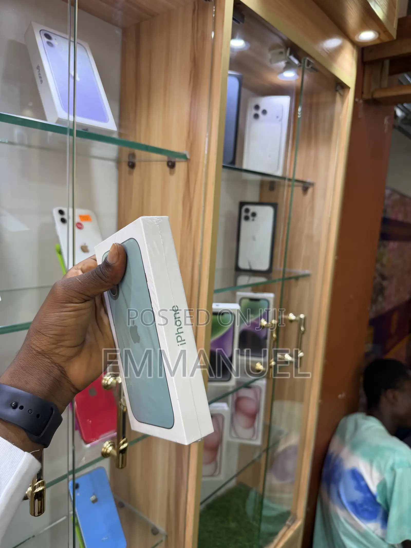 New Apple iPhone 16 256 GB Green