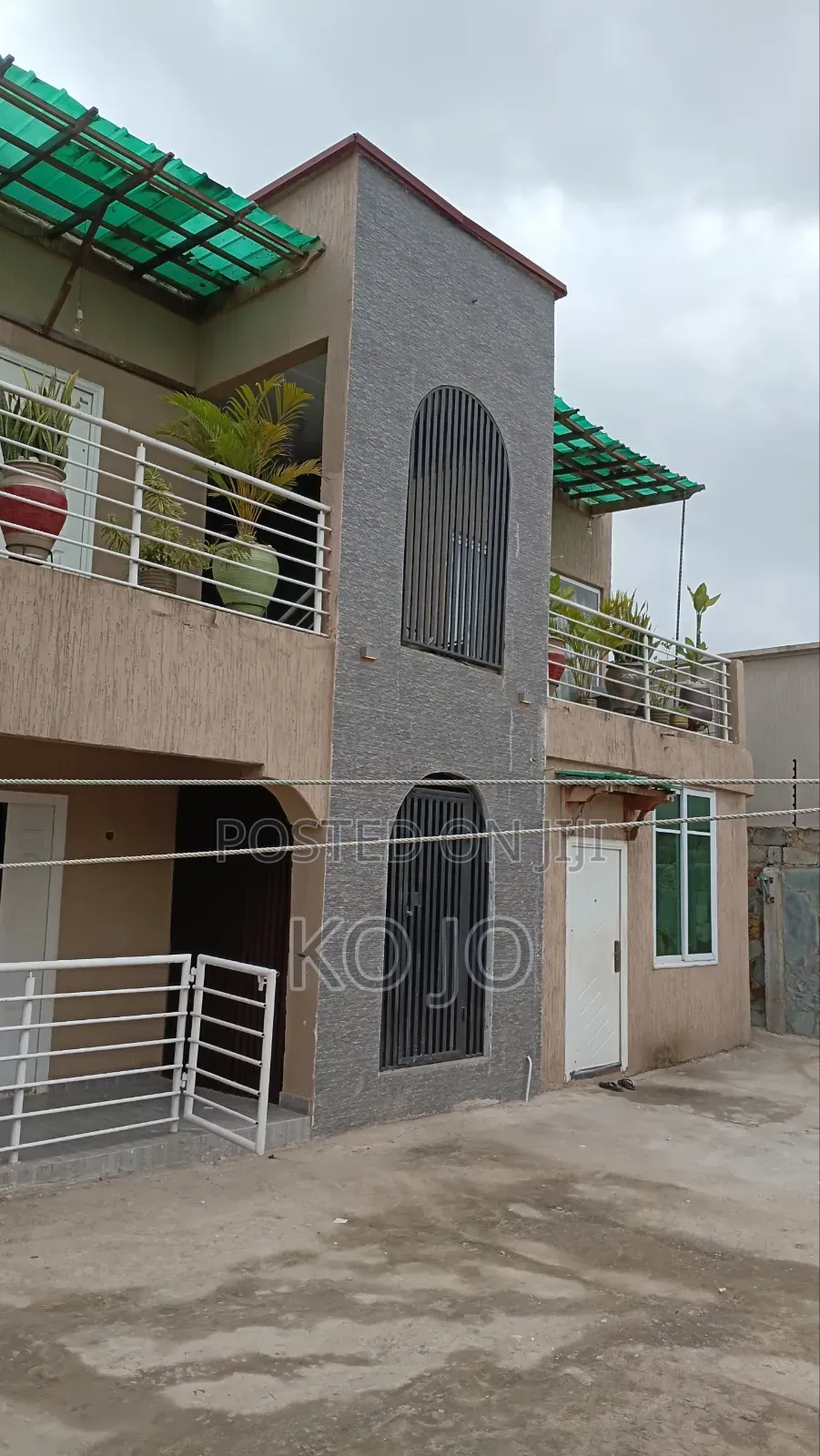 2bdrm Apartment in Little Roses Area for rent