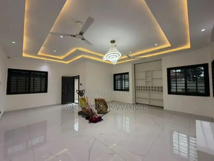 4bdrm House in Laryea Homes, School Junction for rent