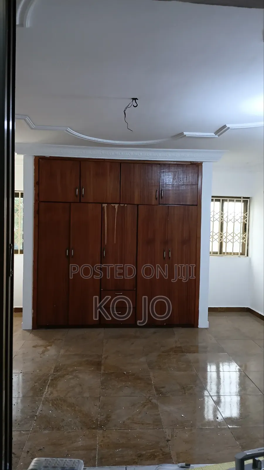 3bdrm Apartment in Little Roses Area for rent