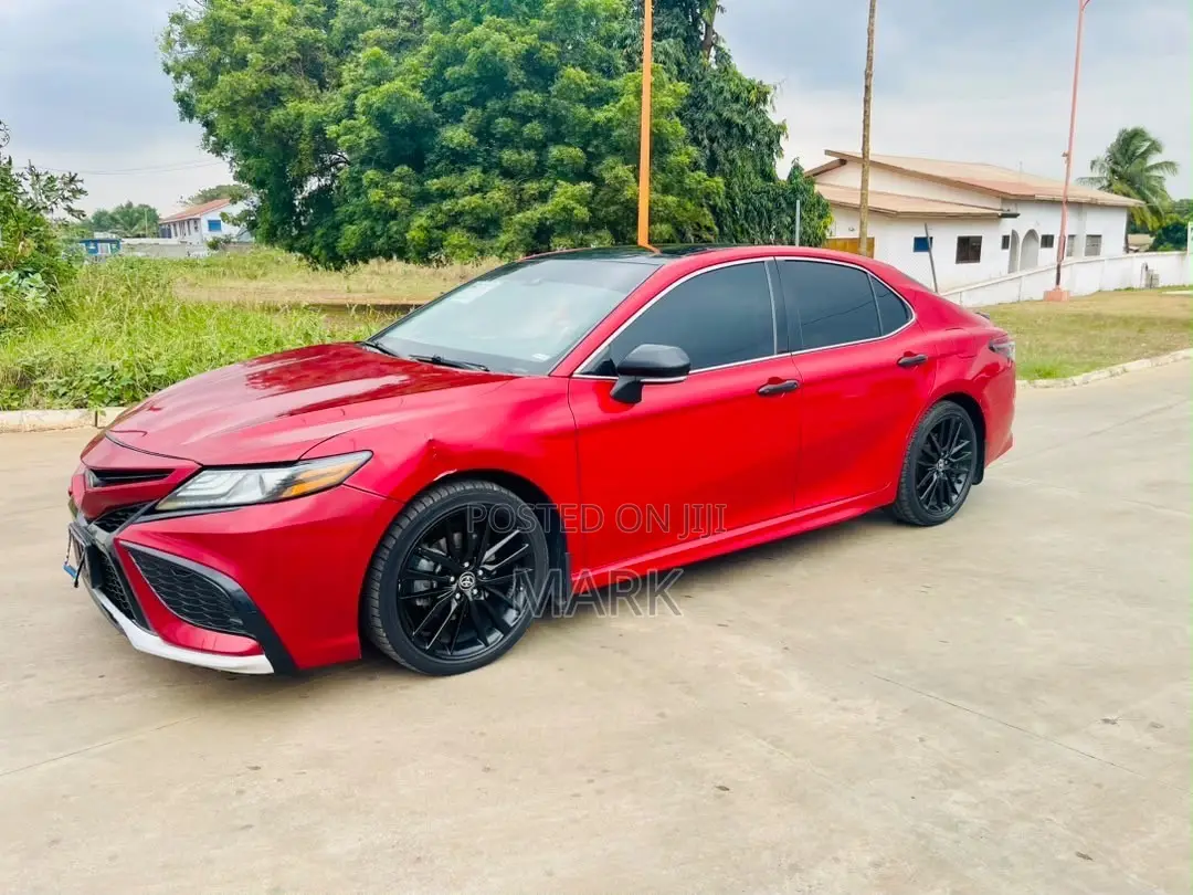 Toyota Camry XSE 2021 Red