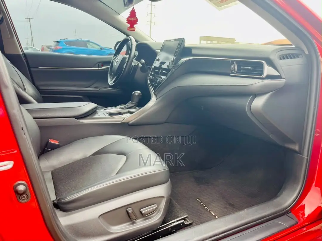 Toyota Camry XSE 2021 Red