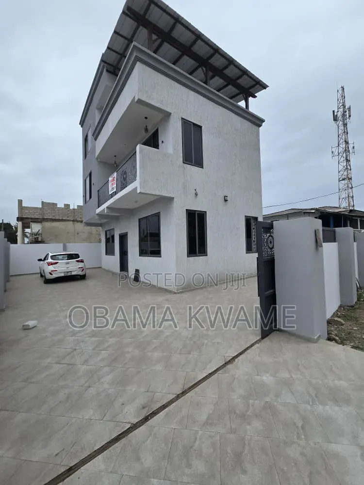 3bdrm House in Laryes Homes, Labone Junction for rent