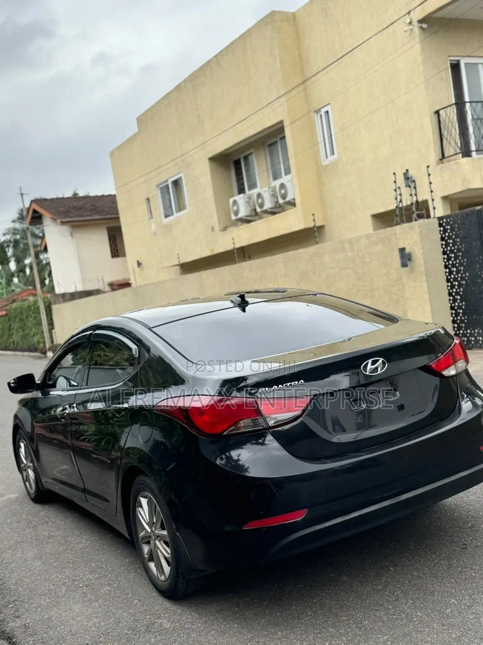 Hyundai Elantra SE Sedan FWD (1.8L 4cyl 6A) 2016 Black