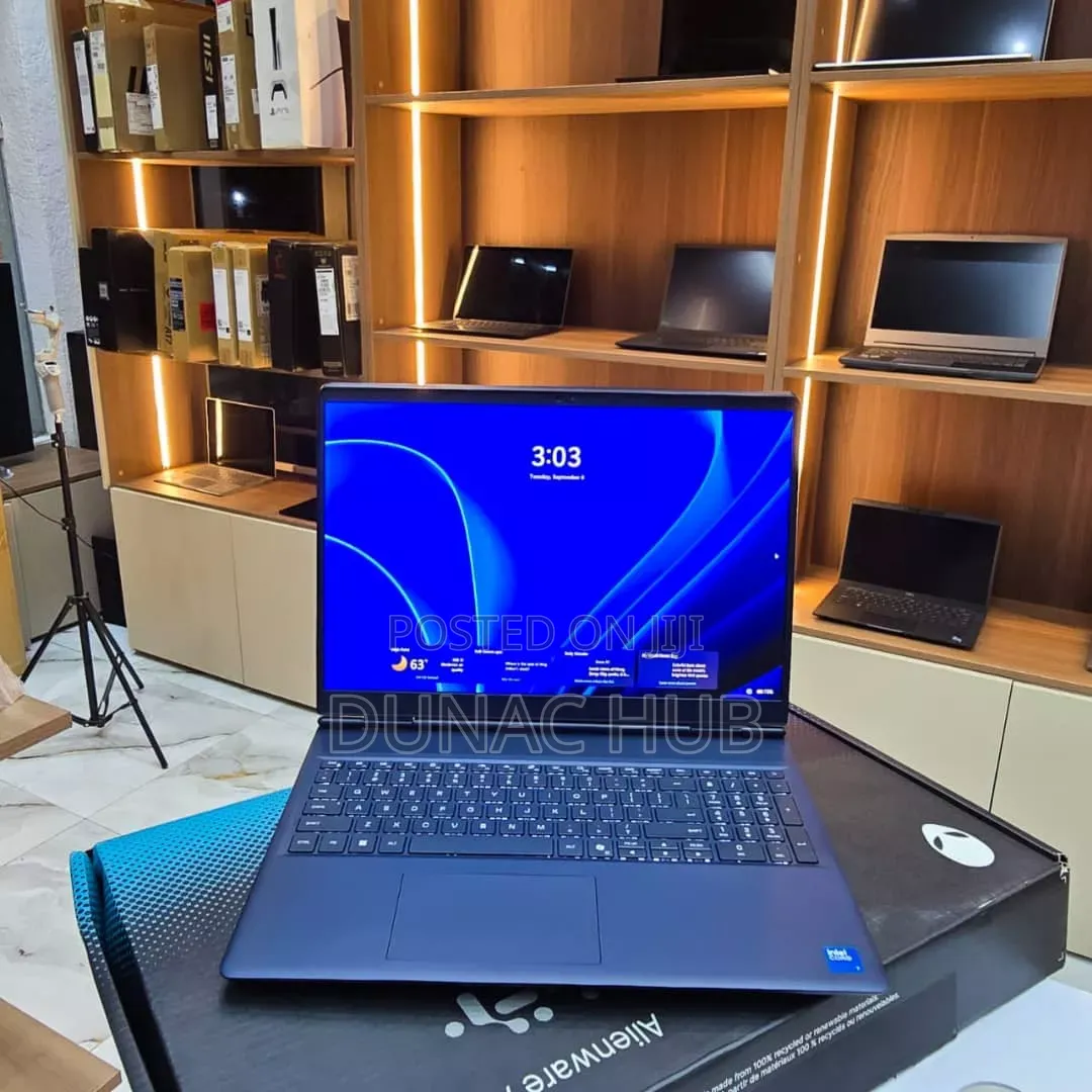 New Laptop Alienware 16 Aurora 16GB Intel Core 7 SSD 1T