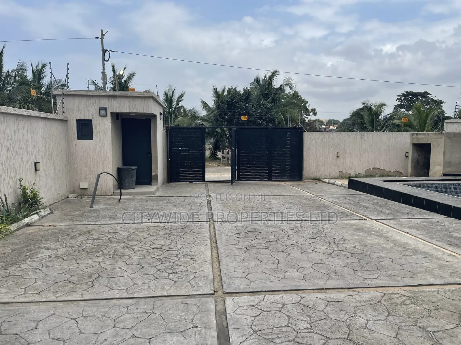 4bdrm House in Abelemkpe, Methodist Church Area for sale