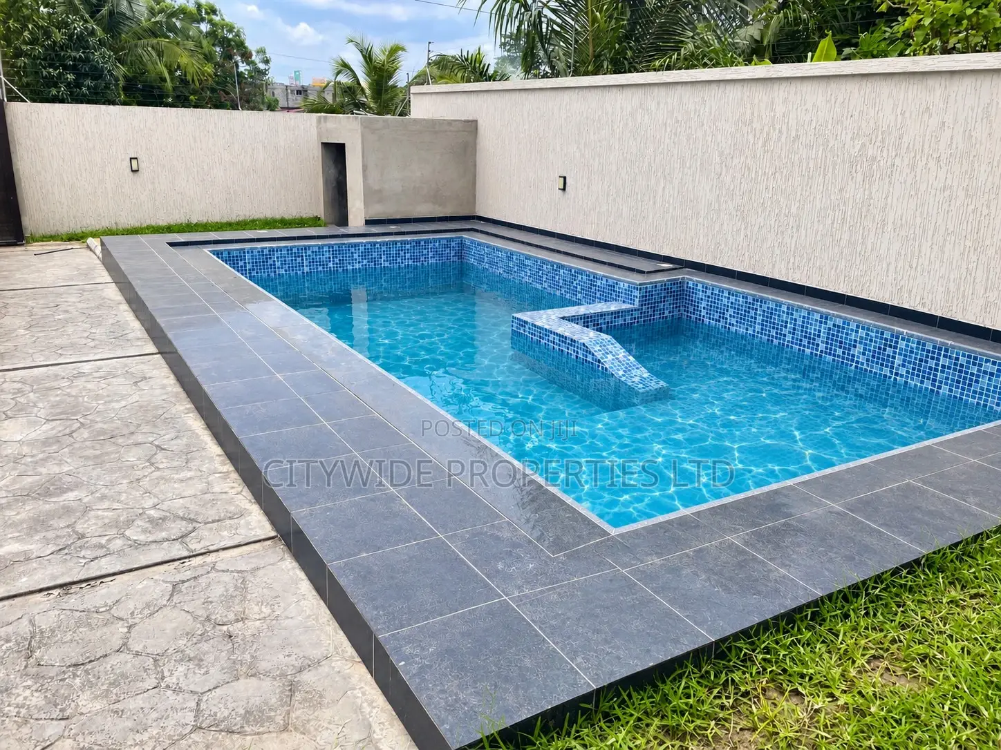 4bdrm House in Abelemkpe, Methodist Church Area for sale