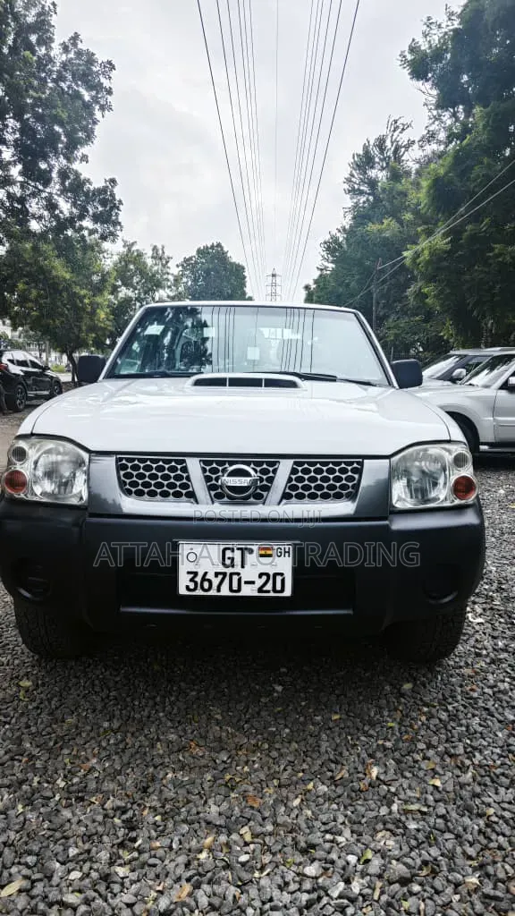 Nissan Hardbody 2020 White