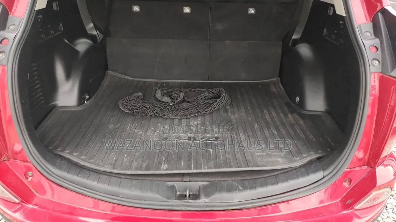 Toyota RAV4 XLE AWD (2.5L 4cyl 6A) 2017 Red