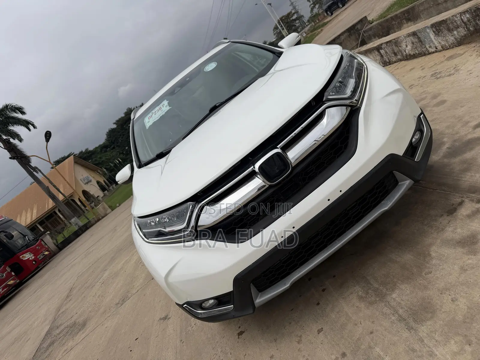 Honda CR-V Touring 4dr SUV AWD (1.5L 4cyl CVT) 2017 White