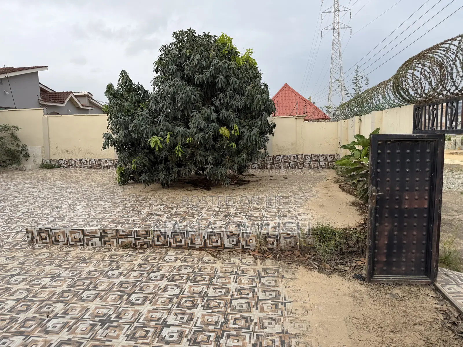 4bdrm House in Weija for sale