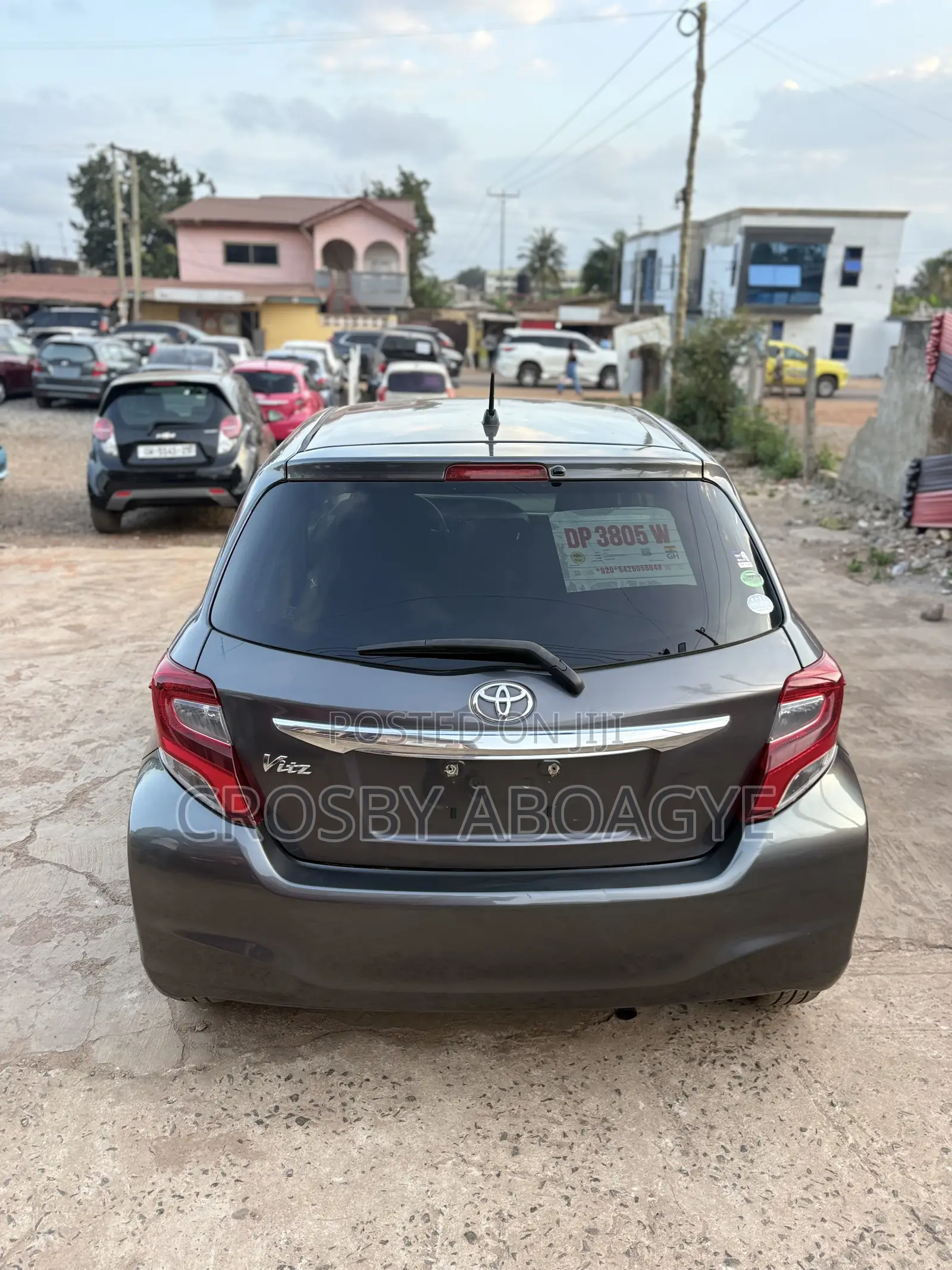Toyota Vitz 1.3 FWD 5dr 2015 Gray