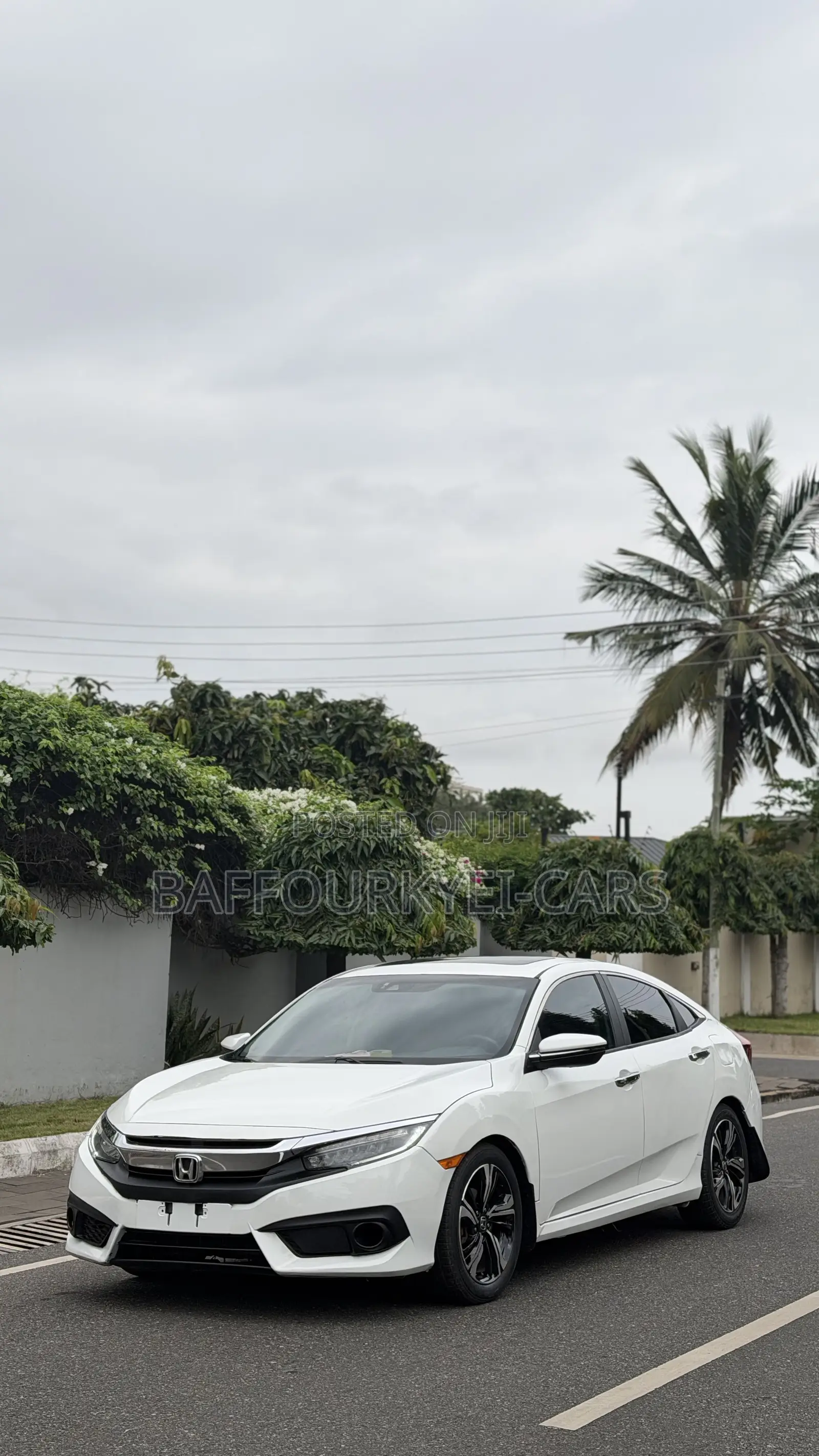 Honda Civic Touring 4dr Sedan (1.5L 4cyl) 2017 White
