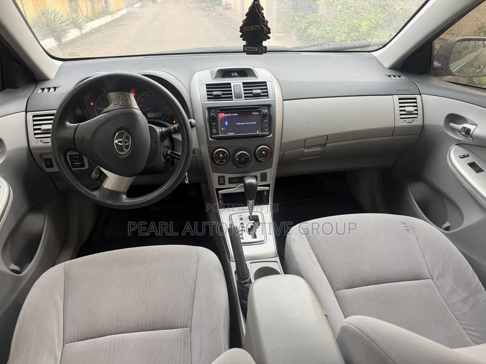Toyota Corolla LE 4dr Sedan (1.8L 4cyl 4A) 2013 Gray