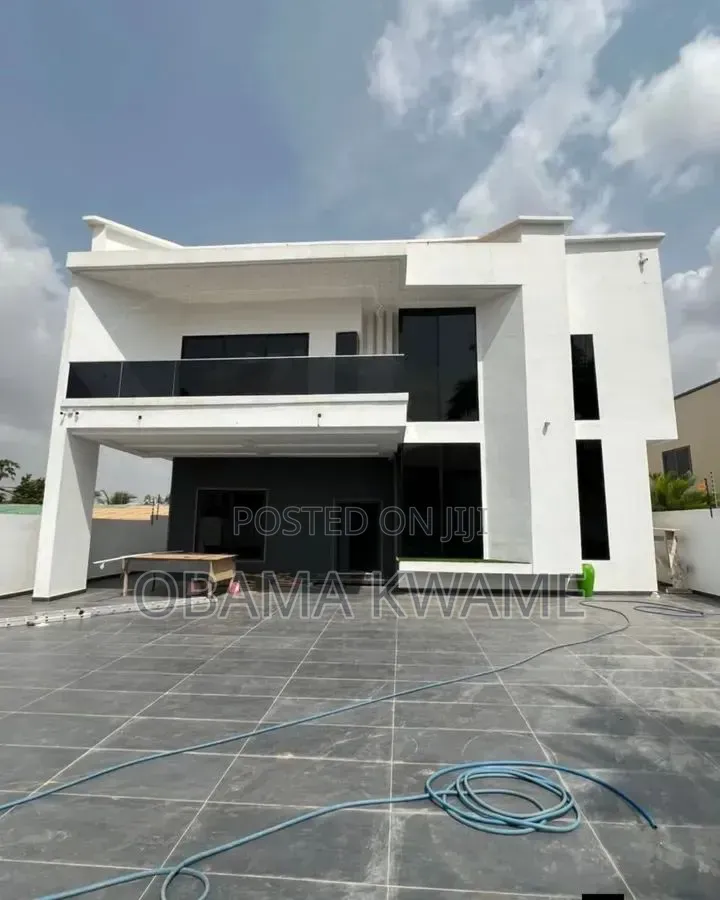 4bdrm House in Laryea Homes, Police Station for sale