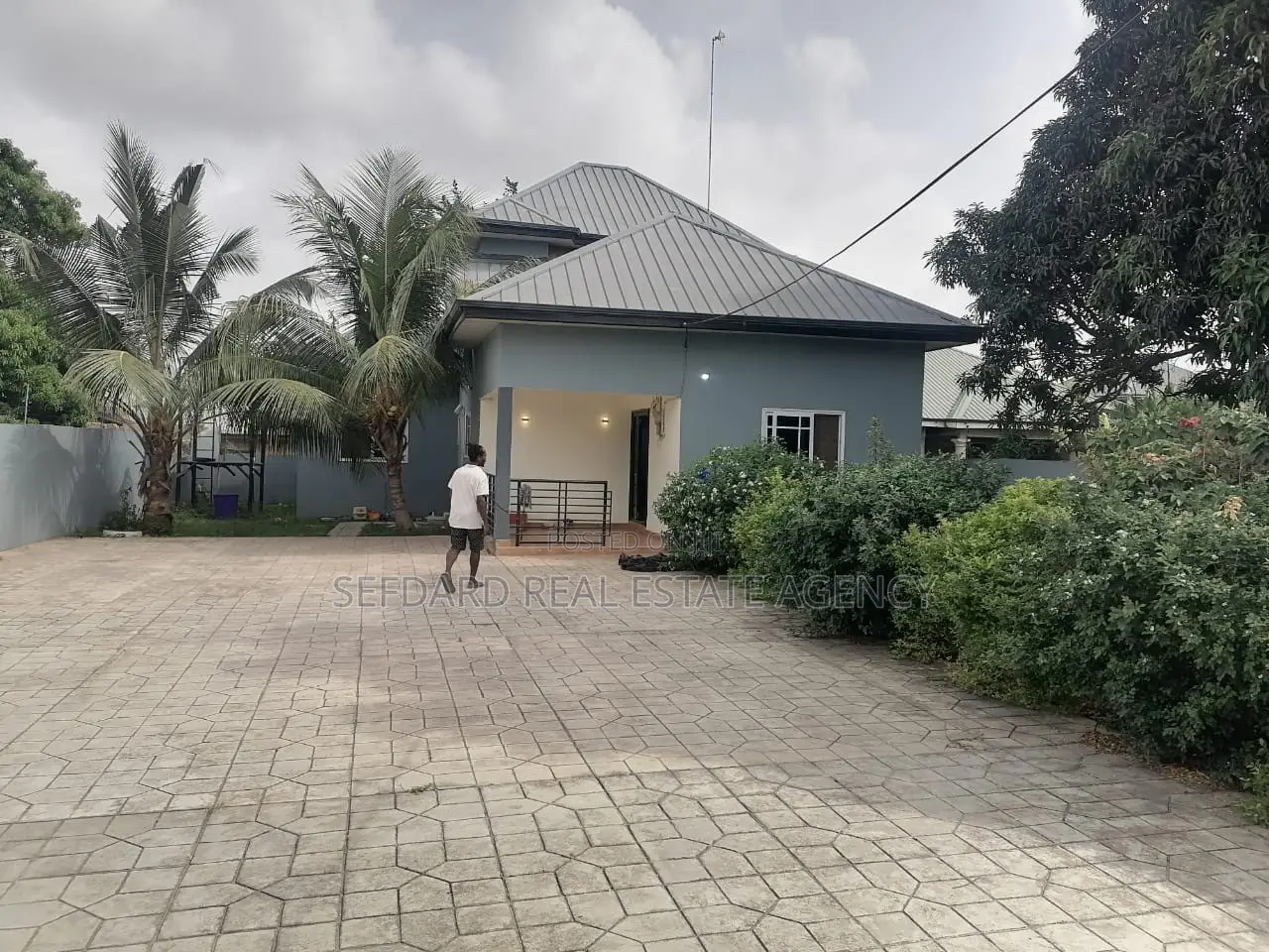3bdrm House in Sefdard Properties, Amasaman for sale
