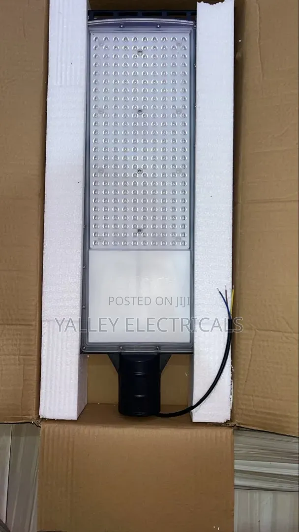 3 Eye Streetlight + Free Photocell.