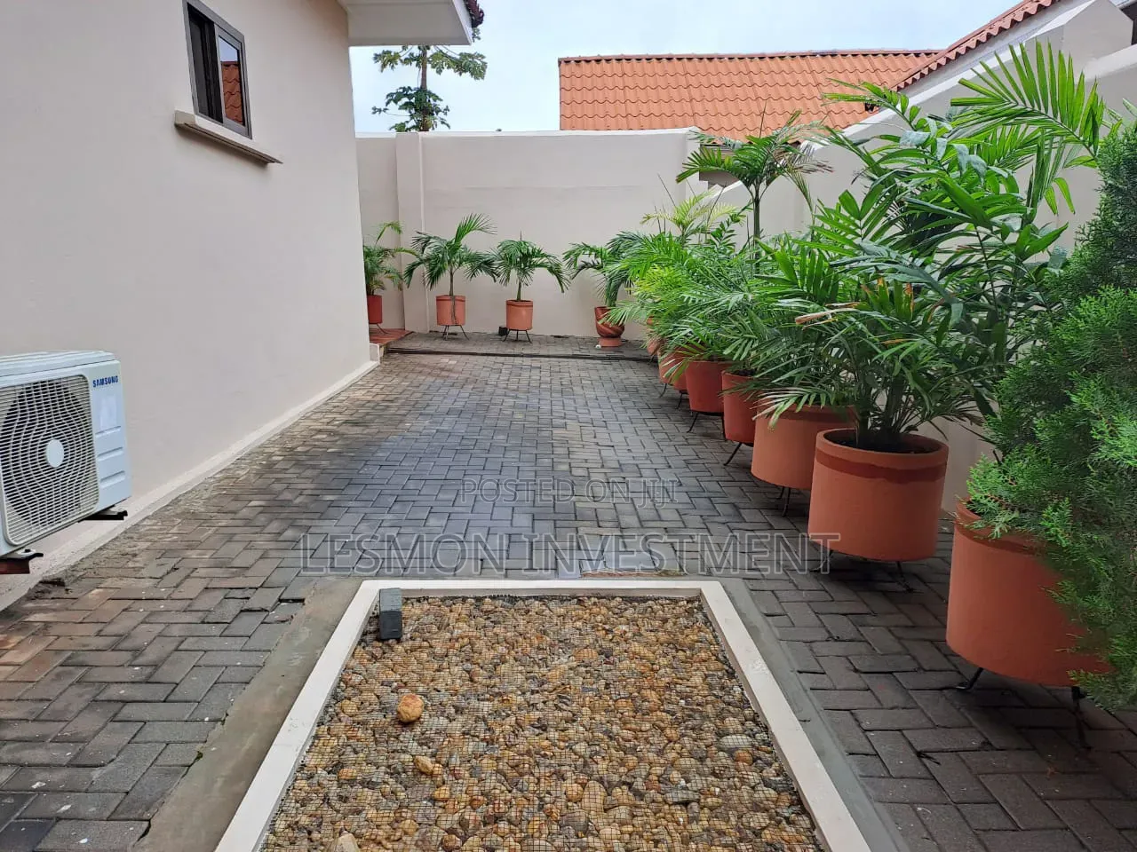 3bdrm Bungalow in Regimmanuel Gray for sale