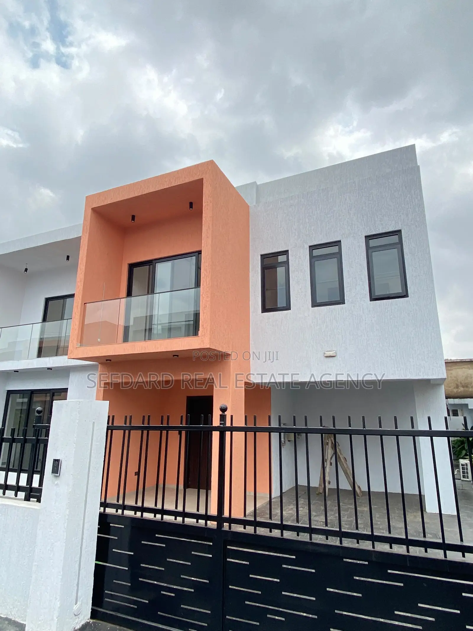 4bdrm Duplex in Sefdard Properties, Adjiriganor for sale
