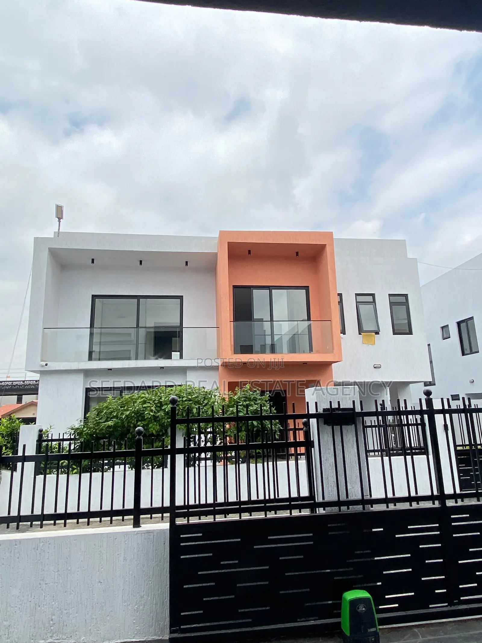 4bdrm Duplex in Sefdard Properties, Adjiriganor for sale