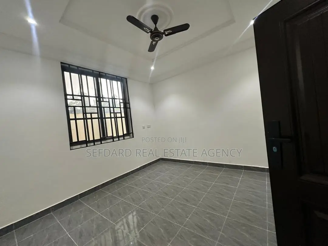 5bdrm Duplex in Sefdard Properties, Pokuase for rent