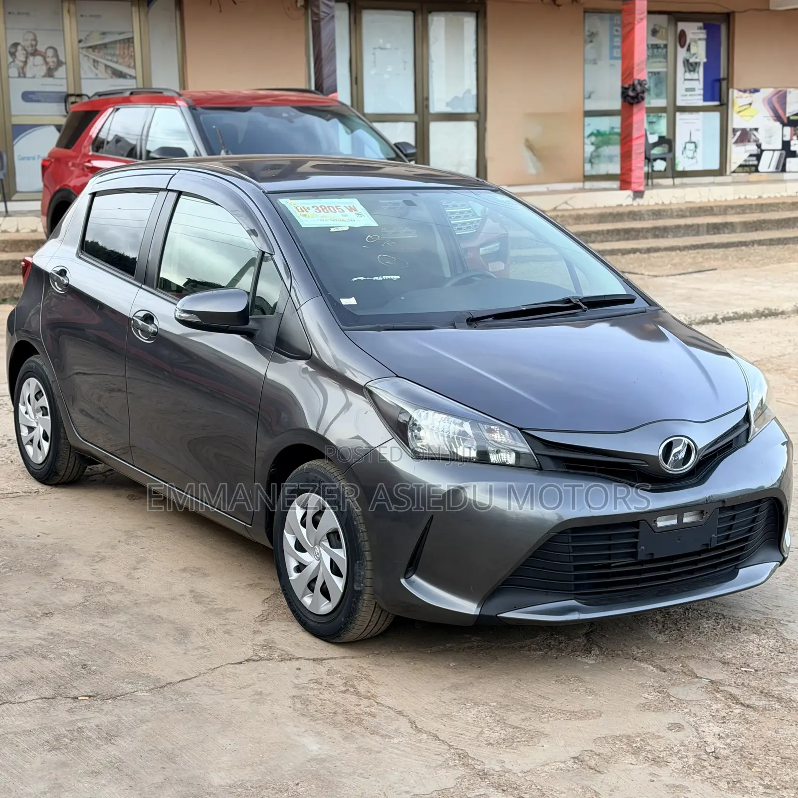 Toyota Vitz 1.3 FWD 5dr 2015 Gray