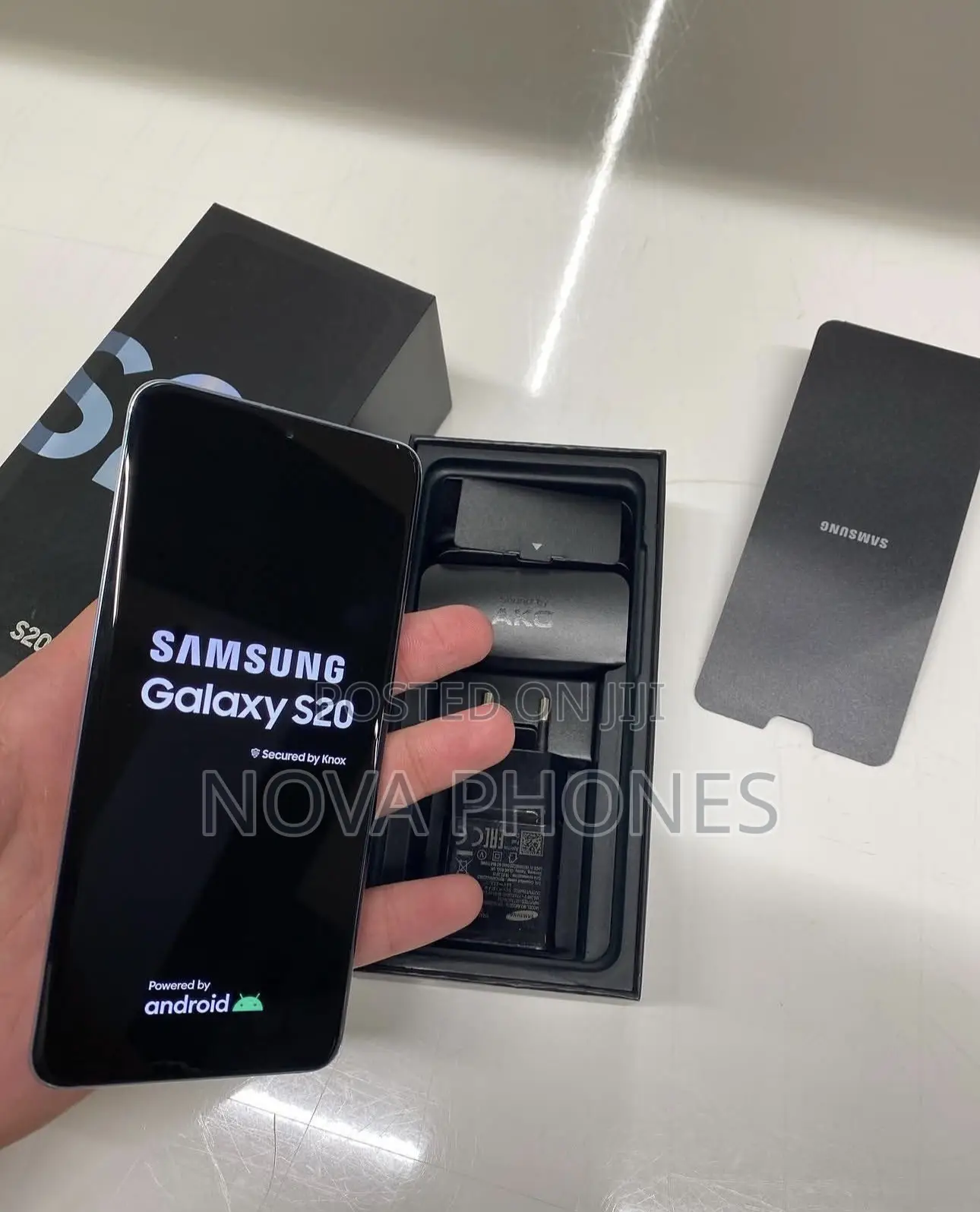 New Samsung Galaxy S20 128 GB Black