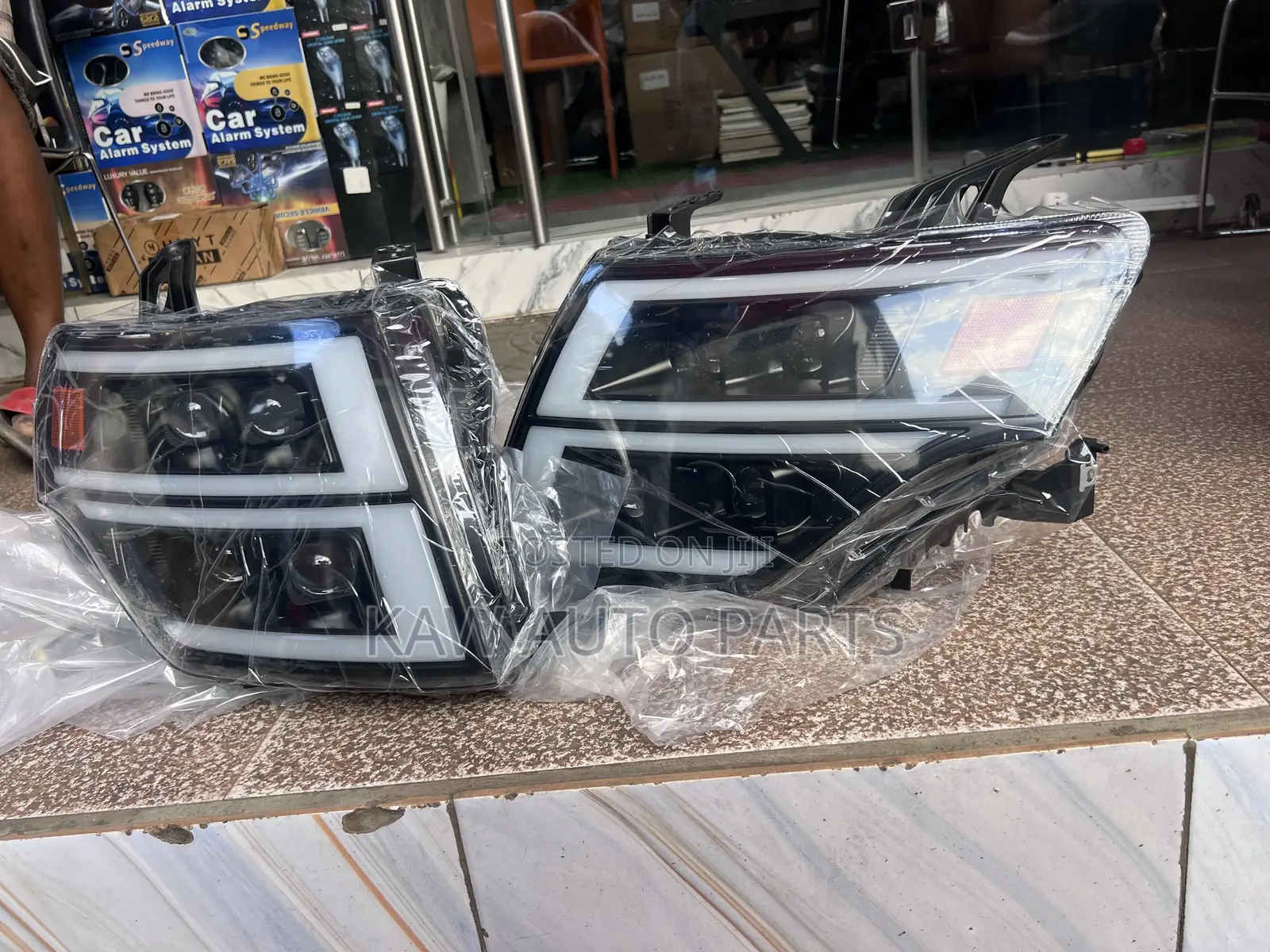 2014,2015,2016,2017,2018,2019 Headlight for Mitsubishi Pajero