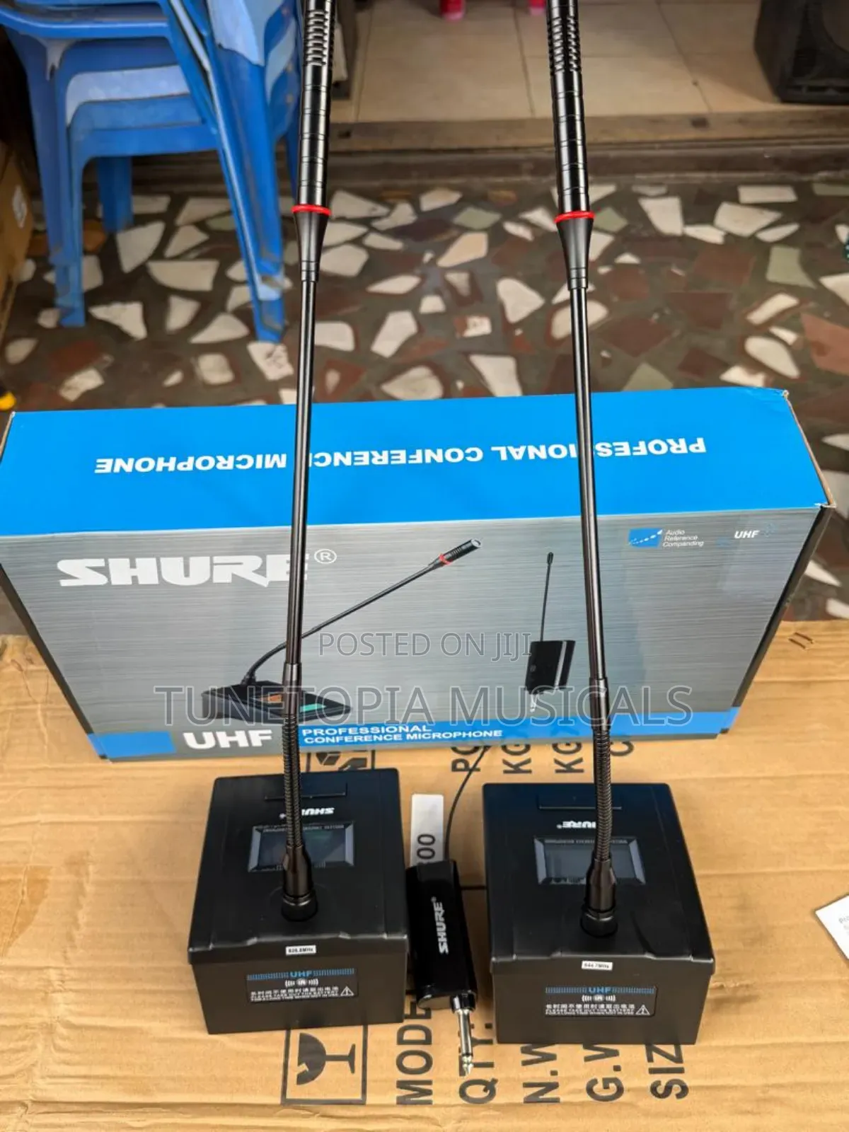 Shure 2-in-1 UHF Wireless Conference Gooseneck Microphone Set