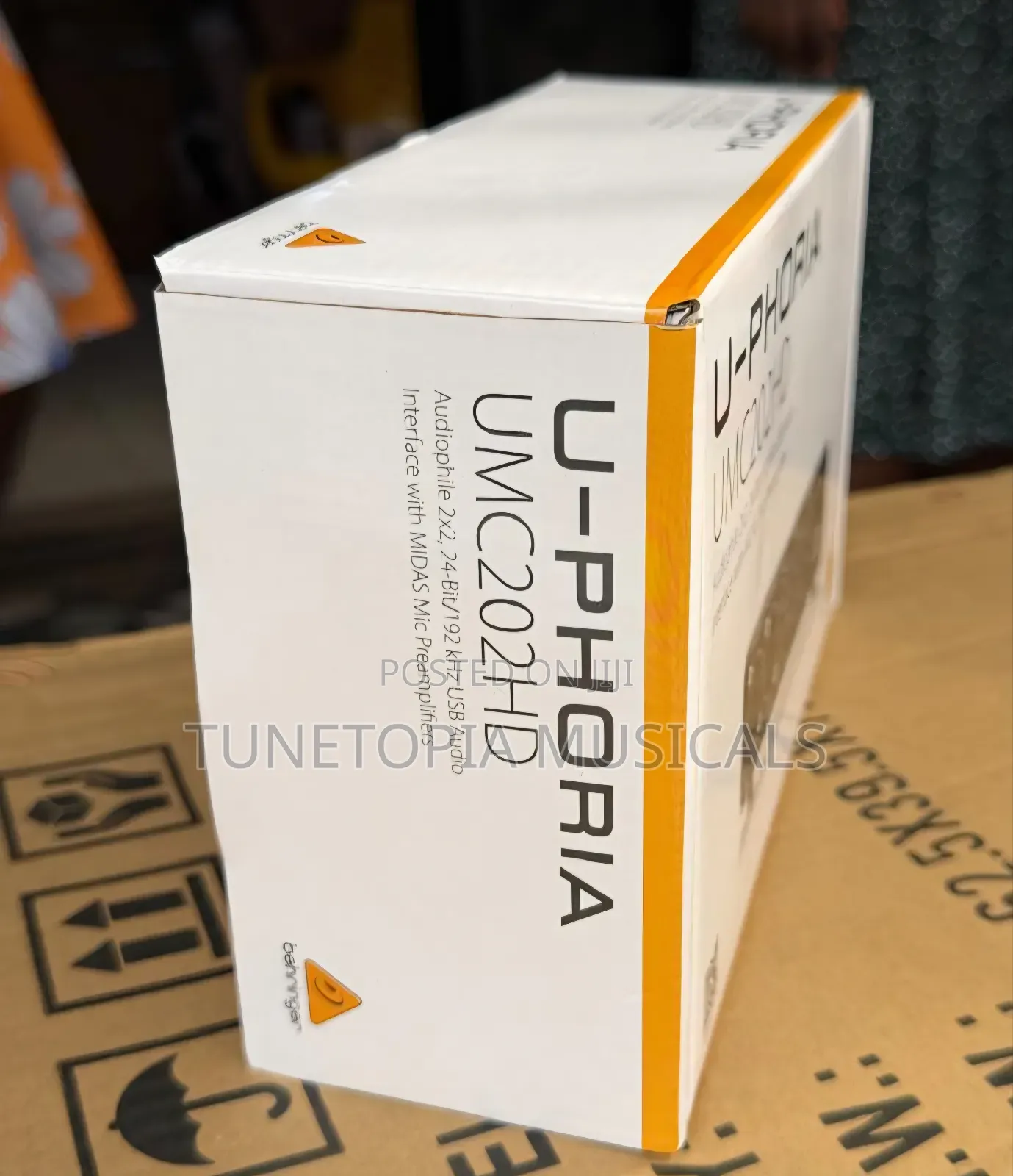 Behringer U-Phoria Umc202hd USB Audio Interface.