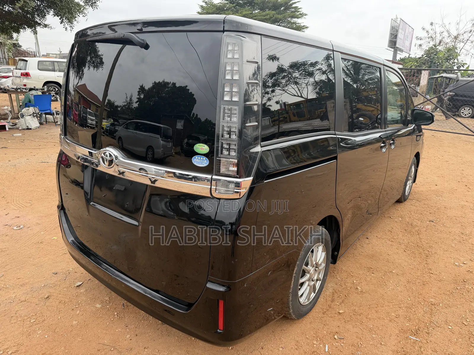 Toyota Voxy ZS 2WD 8-Seater 2014 Black